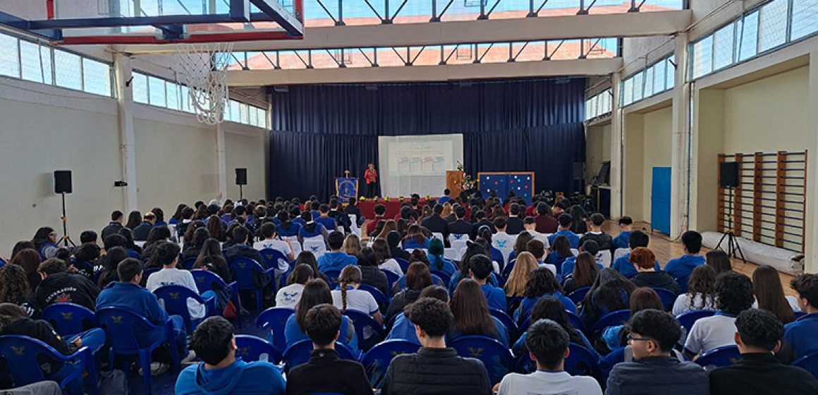 charla-visita-talca-mas-300-estudiantes charla-visita-talca-mas-300-estudiantes